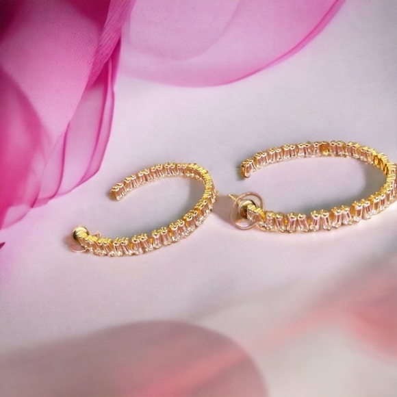 The M Jewelers NY Gold Vermeil Hoop Earrings Emerald Cut Crystal Clusters - Picture 1 of 6